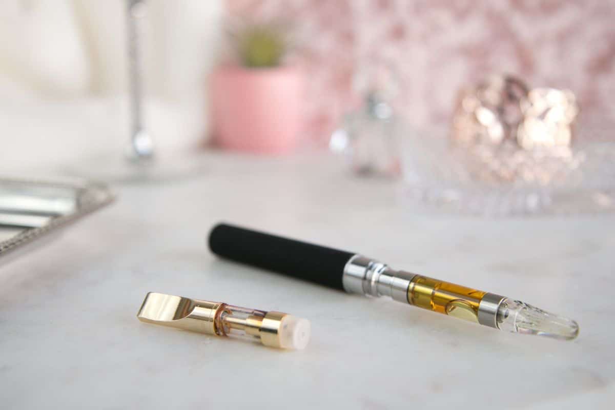 How to Unscrew a Cart from a Dab Pen Banner